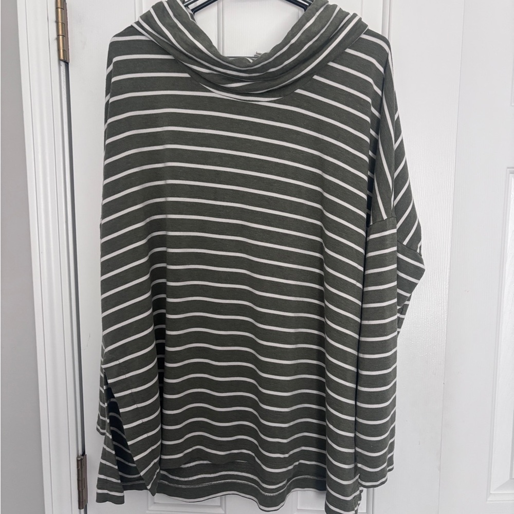 LOFT Green and White Striped Lounge Top